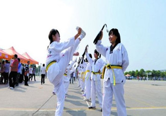 女生學空手道好還是跆拳道好？女生學哪種防身術(shù)好？