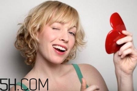 決定女人衰老的因素有哪些？女人易衰老的部位有哪些？