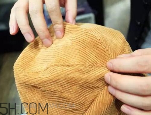 貝雷帽怎么戴不容易掉？三種方法技巧