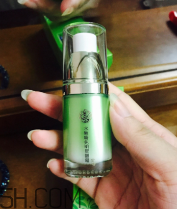 百雀羚明星眼霜什么功效？適合秋冬用嗎？