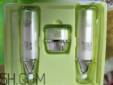 百雀羚至臻皙白組合套裝包含哪些？什么功效？