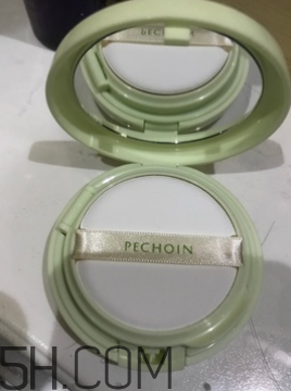 百雀羚氣墊BB霜浮粉嗎？適合干皮嗎？