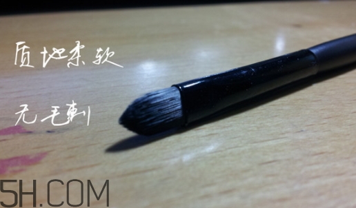 唇刷怎么用？唇刷怎么蘸取口紅