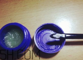 唇刷怎么用？唇刷怎么蘸取口紅
