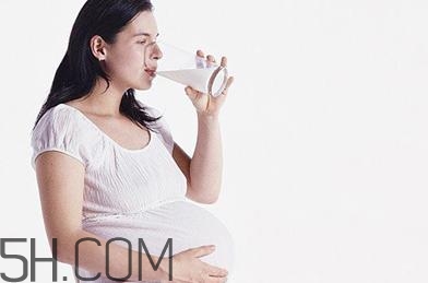 哪些孕媽不宜喝牛奶？準媽媽喝奶要注意什么？