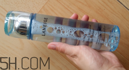 蘭芝水衡精華水油不油？適合油皮嗎？