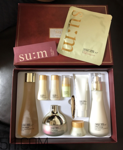 SUM37時(shí)光肌底套盒有什么？適合什么膚質(zhì)？