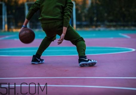nike kyrie 4實(shí)戰(zhàn)效果怎么樣？耐克歐文4代測評