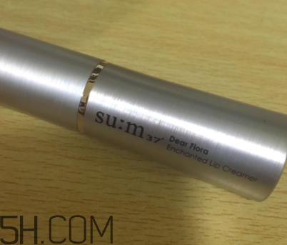 sum37悅色口紅沾杯嗎？持妝效果怎么樣？