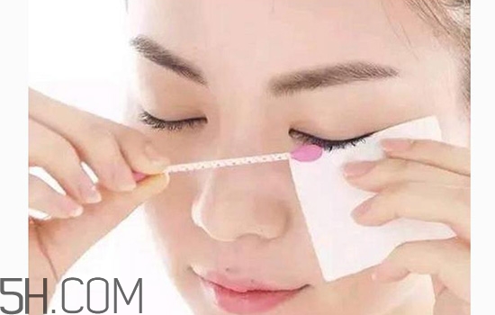 普通卸妝油可以卸眼唇嗎？適合卸粉底液的卸妝品推薦