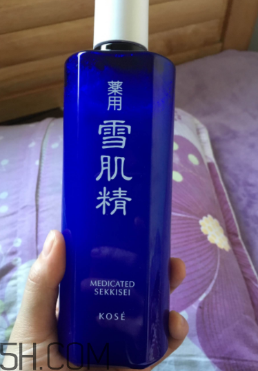 雪肌精化妝水適合干皮嗎？適合痘肌嗎？