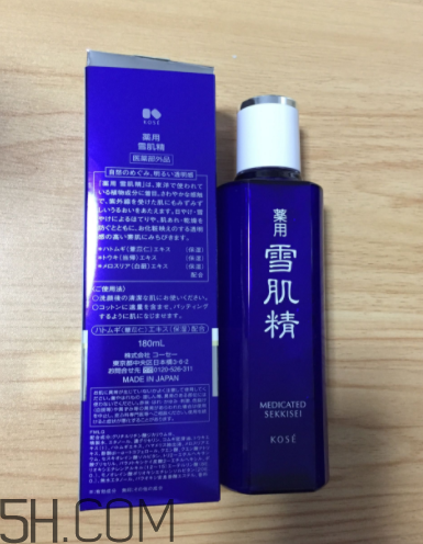 雪肌精化妝水盈潤型適合油皮嗎？適合夏季嗎？