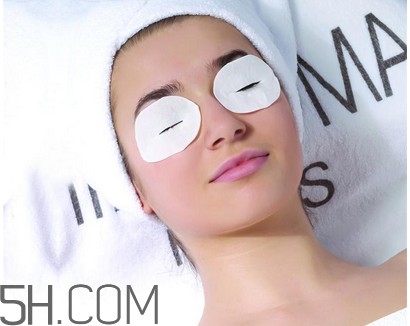 化妝棉和卸妝棉哪個(gè)好用？適宜油性皮膚的卸妝產(chǎn)品推薦