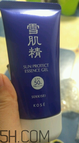 雪肌精防曬啫喱是化學防曬嗎？有刺激嗎？