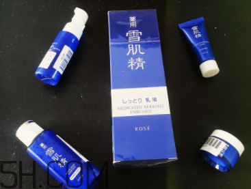 雪肌精盈潤(rùn)乳液適合油皮嗎？適合夏季嗎？