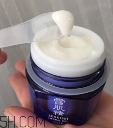 雪肌精菁華凝霜什么成分？有什么功效？