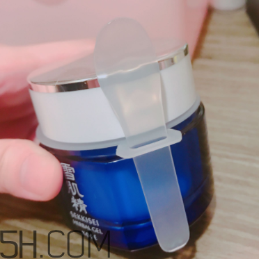雪肌精菁華凝霜什么成分？有什么功效？