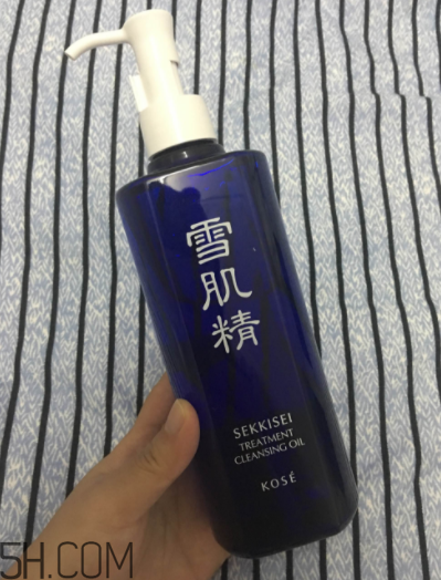 雪肌精卸妝油糊眼睛嗎？雪肌精卸妝油悶痘嗎？