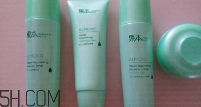 詩婷露雅杏仁補水套裝有什么？使用步驟