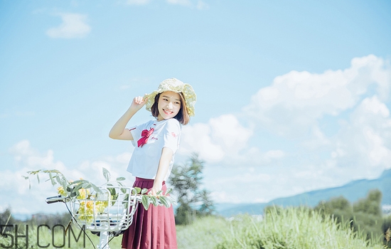 fancl卸妝油和植村秀卸妝油哪個(gè)好用？卸妝油可以卸指甲油嗎？