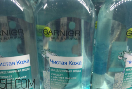 卡尼爾卸妝水粉水還是藍(lán)水好？自然堂素顏霜需要卸妝嗎？