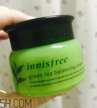 悅詩風(fēng)吟綠茶面霜好用嗎？悅詩風(fēng)吟綠茶面霜測(cè)評(píng)