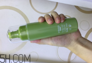 詩婷露雅堅果生肌液是爽膚水嗎？用在哪一步？