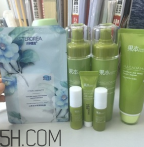 詩婷露雅堅果補水三件套什么功效？熟齡肌能用嗎？