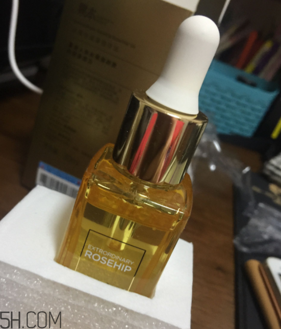 詩婷露雅至瑧精華油什么功效？適合油皮嗎？