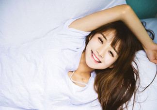女孩月經(jīng)初潮量多量少正常嗎？月經(jīng)初潮一般幾天干凈？