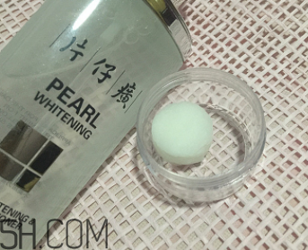 片仔癀珍珠亮膚水適合敏感皮嗎？有刺激嗎？