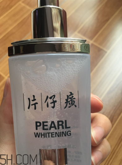 片仔癀珍珠亮膚水適合油皮嗎？適合夏季嗎？