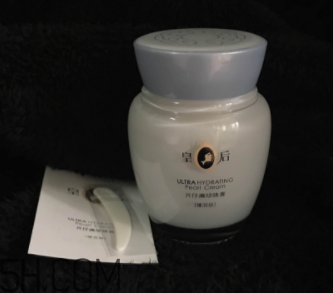片仔癀珍珠膏夏天能用嗎？會不會很油？