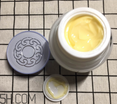 片仔癀珍珠膏能美白淡斑嗎？使用心得