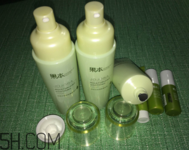 詩婷露雅荷荷巴系列有刺激嗎？適合敏感肌嗎？