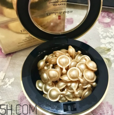 伊麗莎白雅頓精華膠囊油不油？適合油皮嗎？