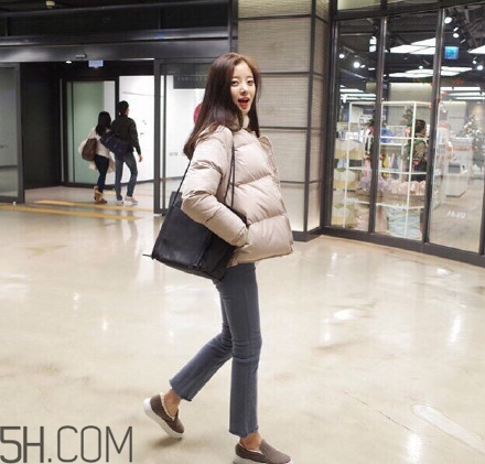 羽絨服怎么穿不顯胖？冬季好看的女裝羽絨服時尚搭配