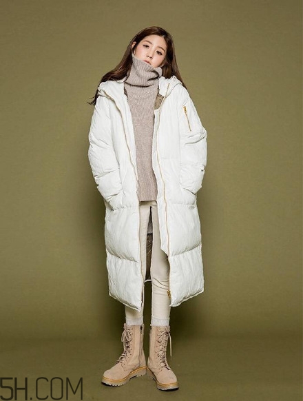 羽絨服怎么穿不顯胖？冬季好看的女裝羽絨服時尚搭配