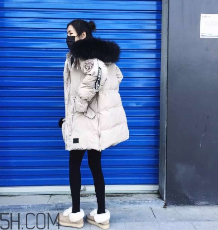 羽絨服怎么穿不顯胖？冬季好看的女裝羽絨服時尚搭配