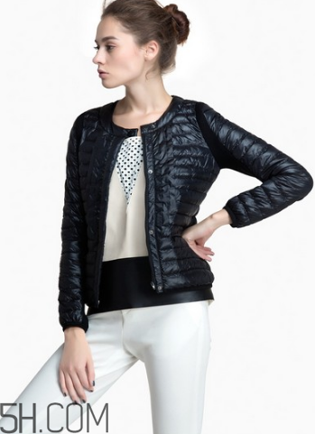 輕薄羽絨服保暖嗎？羽絨服的充絨量標(biāo)準(zhǔn)多少？