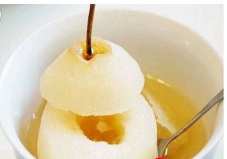 冰糖雪梨梨子要不要削皮？冰糖雪梨梨心要去掉嗎？