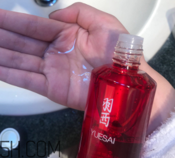 羽西靈芝水油不油？適合油皮嗎？