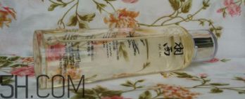 羽西蟲草新肌水有什么功效？適合什么膚質(zhì)？