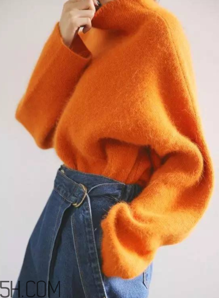 橘色衣服怎么搭配？橘色衣服搭配指南