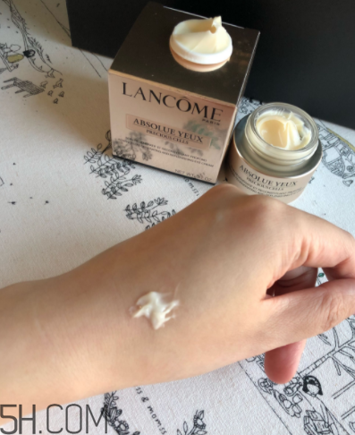 蘭蔻菁純眼霜與小黑瓶眼霜有什么區(qū)別？哪個好用？