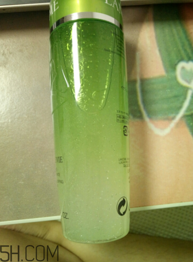 蘭蔻水光潤養(yǎng)美容液油不油？適合油皮嗎？
