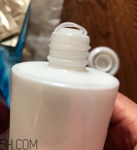 萱姿抗皺緊致滲透乳怎么樣？萱姿抗皺緊致滲透乳好用嗎？