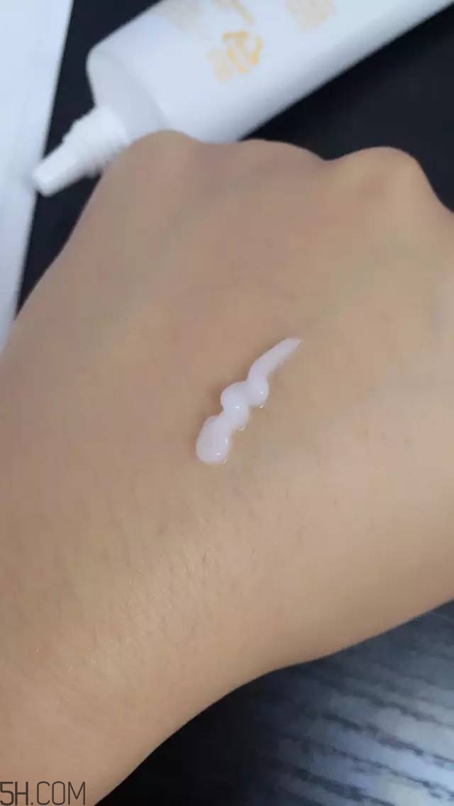 眼霜需要早晚都用嗎？ahc第五代眼霜效果怎么樣？
