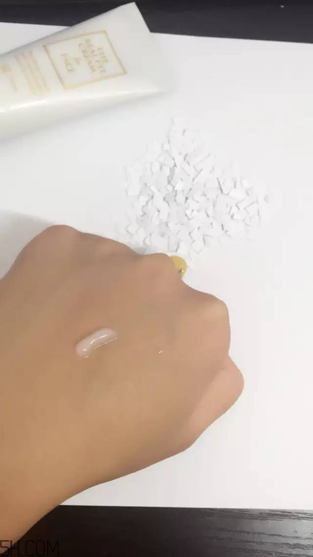眼霜需要早晚都用嗎？ahc第五代眼霜效果怎么樣？