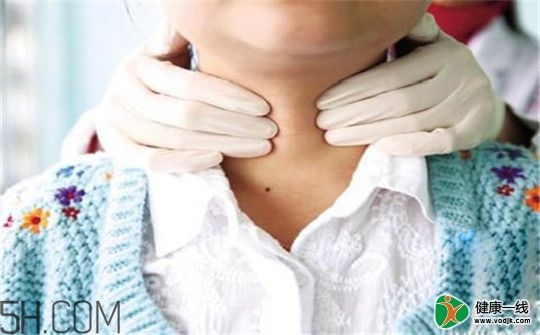 甲狀腺腫大和甲亢的區(qū)別有哪些？甲狀腺腫大適合吃什么食物？